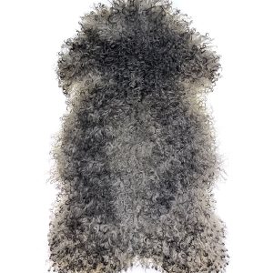 Stort Gotländskt Fårskinn i Grå, Svarta & Vita Nyanser – 130×75 cm.