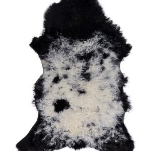 Naturligt Brunt Lammskinn med Vita Fläckar – 75×41 cm.