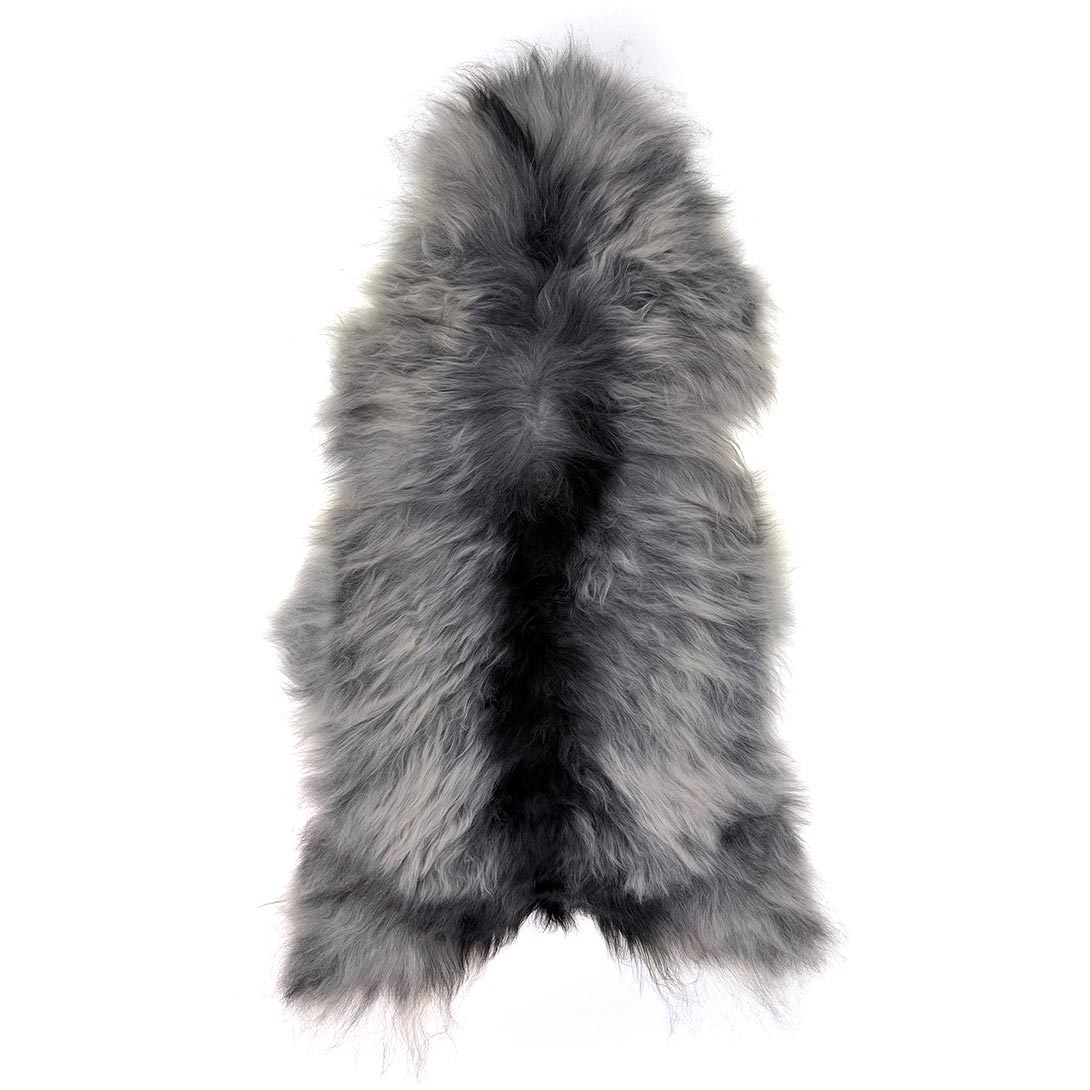 Eko Garvat Långhårigt Grått & Svart Isländskt Fårskinn – 132×68 cm.