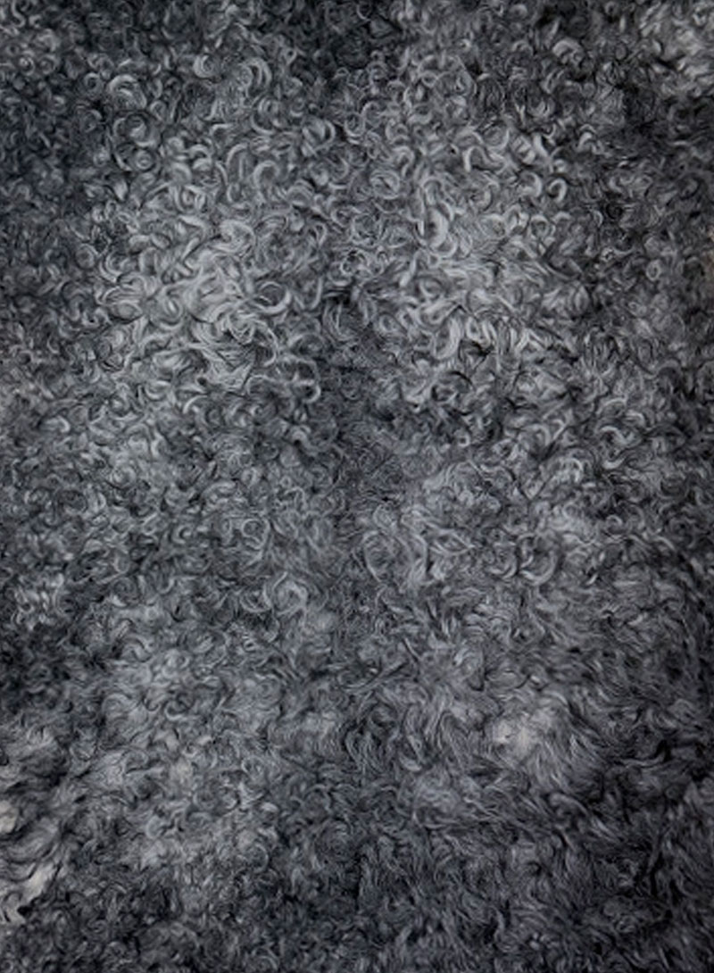 EKO Gotländskt Fårskinn med Svarta & Grå Färger – 141×98 cm. - Bild 3
