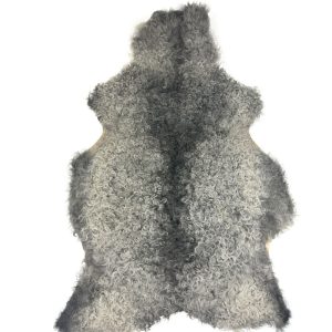 Unikt Gotländskt Fårskinn Kort Lockig Ull i Svart & Grå Ton – 123×80 cm